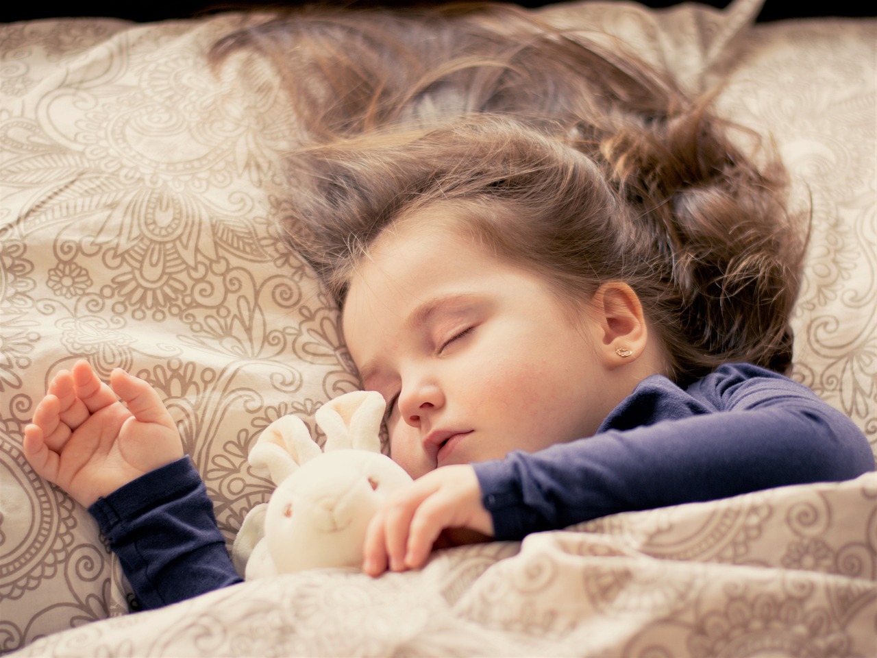 睡眠はいつがベスト？寝た方が良い時間帯とその理由・効果【理学療法士が解説】